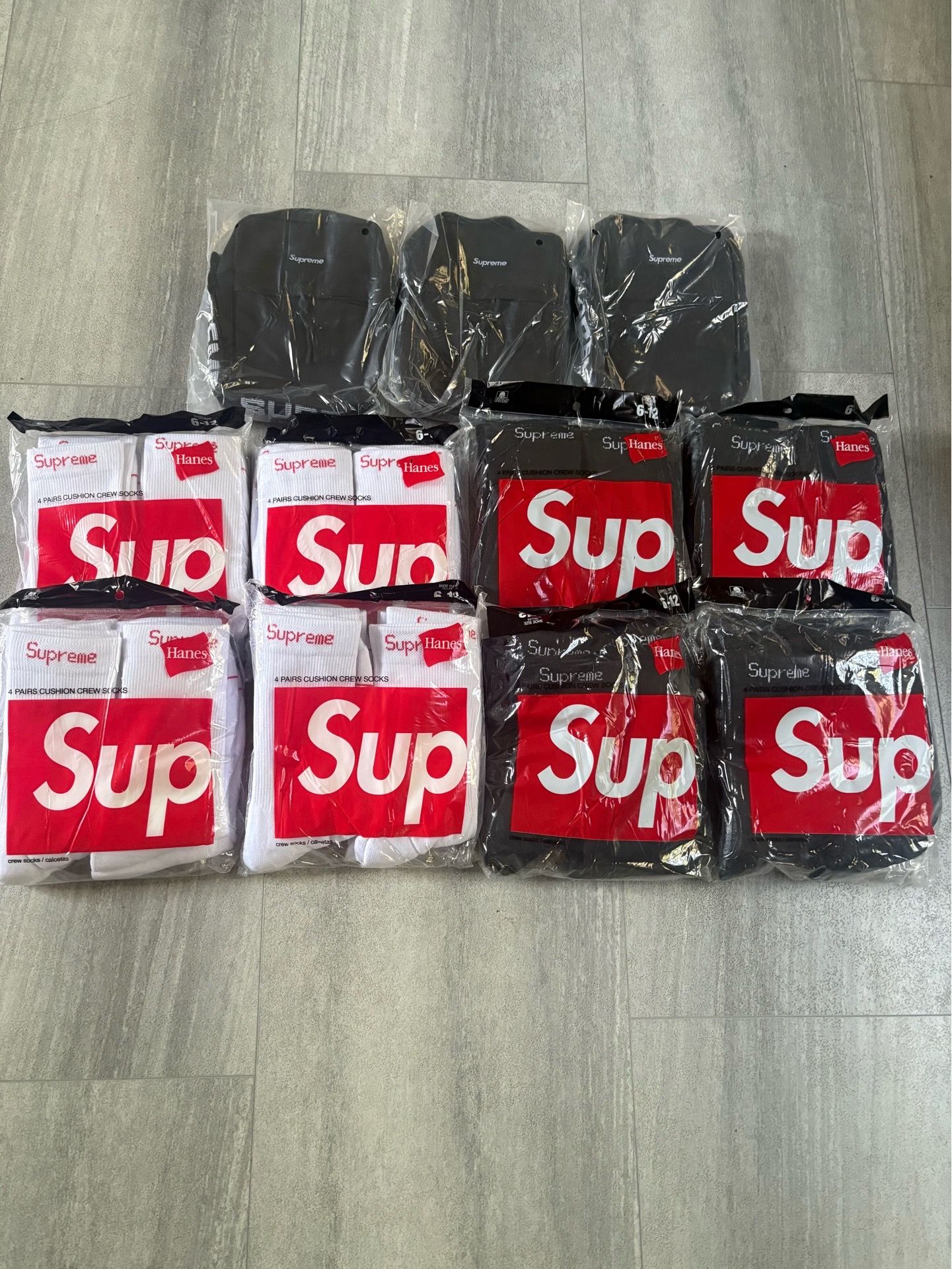 Supreme x Hanes Crew Socks Bundle (Black & White) ๐ฅโ New Sealed Packs