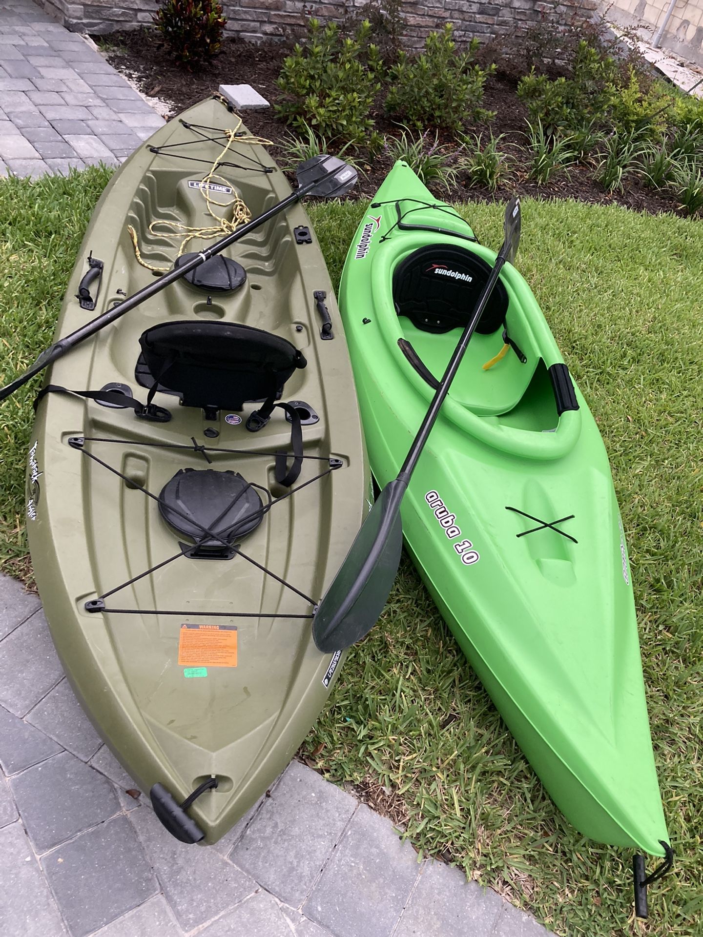 (2) 10’ Kayaks W/paddles Fishing Kayak Both $600 OBO