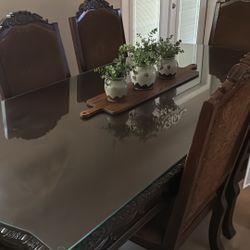 Dinning Table 
