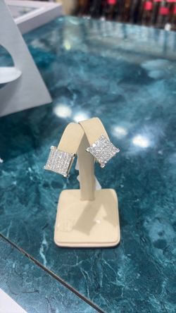 Diamond earring