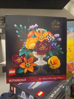 LEGO Botanicals Flower Arrangement #10345 — 1,161 pieces