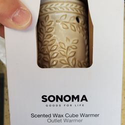 Sonoma New Plug In Wax Warmer. NIB 