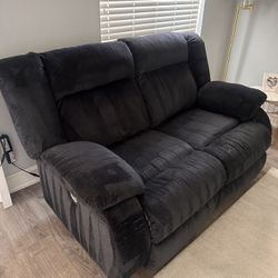 Living Spaces Reclining sofa (2 Pieces)