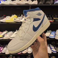 Air Jordan 1 Mid SE Industrial Blue (GS) Multiple Sizes