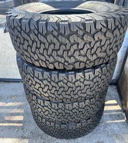 Bfgoodrich all-terrain ko2 LT315/70R17