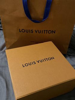 Authentic Louis Vuitton Watch Case for Sale in Miami, FL - OfferUp