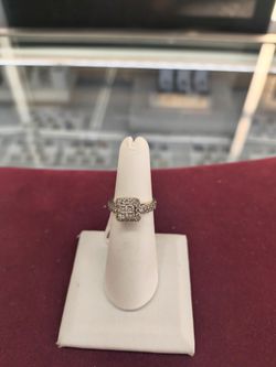 14ksolid gold Ring 4 8 grams size 5/12 layway available 10% Dwon if you interested please make sure you ask for Maribel thank you