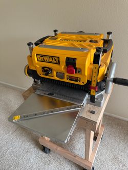 DeWalt 13 inch planer with replacement knives
