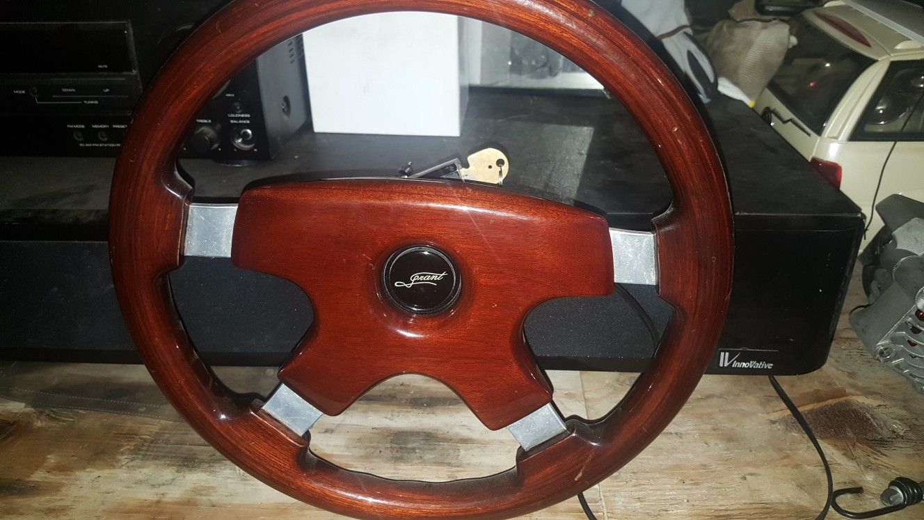 Grant Wood Grain steering wheel w/ No Wheel, No Steal Security