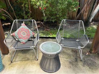 Modern Outdoor Patio Set – 2 Chairs + Side Table