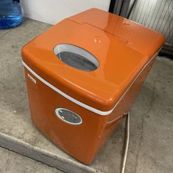 Ice Maker (NewAir)