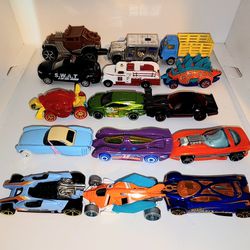 lot of 15 diecast / plastic cars vehicles Hot Wheels Matchbox or similar 