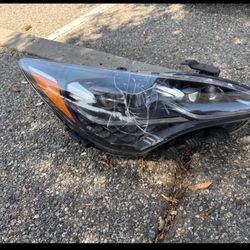 Kia Stinger 2018 Headlights Assembled 