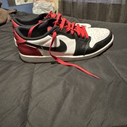 Jordan 1 low Black Toe