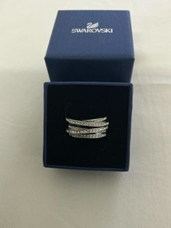 NEW, NEVER WORN, SWARWOVSKI CRYSTAL RING, 100% AUSTRIAN CRYSTAL, SIZE 7-7 1/2, RHODIUM PLATED, $85.00