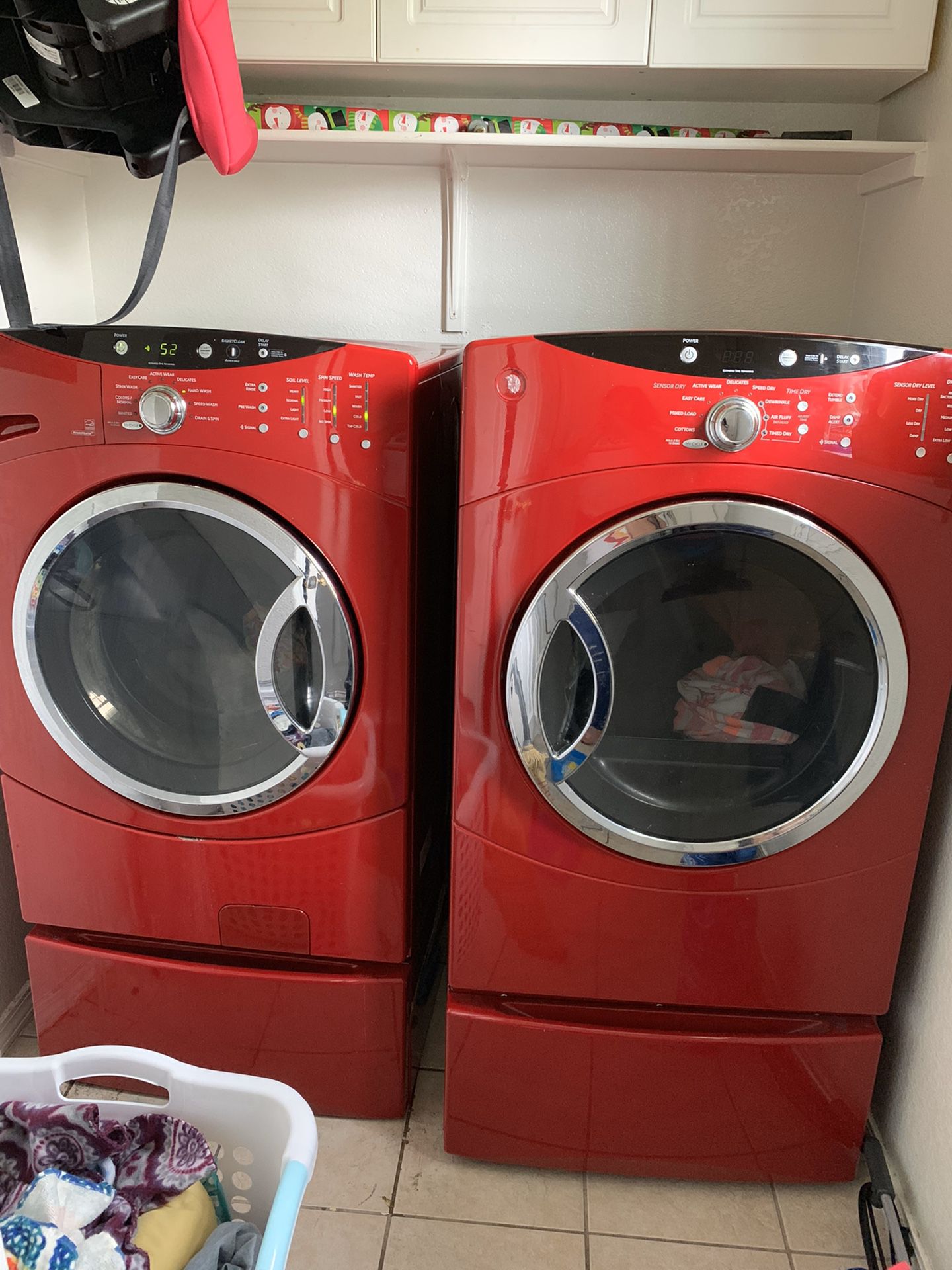 GE Front Load Washer and Dryer with Pedestals