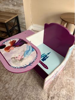 Frozen Elsa desk
