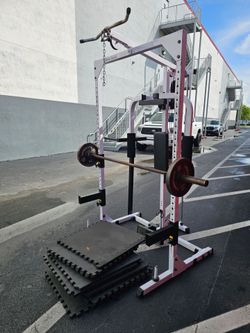 $300 Body-Solid Half Rack with Cable Attachment.

Delivery for extra 

Accessories + extras in the photos doesn't included