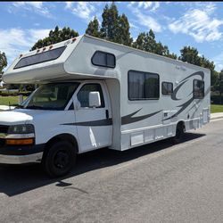 2007 Four Winds 5000 Motor Home