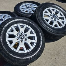 New 17" Toyota Tacoma 4Runner TRD Silver OEM wheels rims Toyo 245/70/17 Hablo Espanol