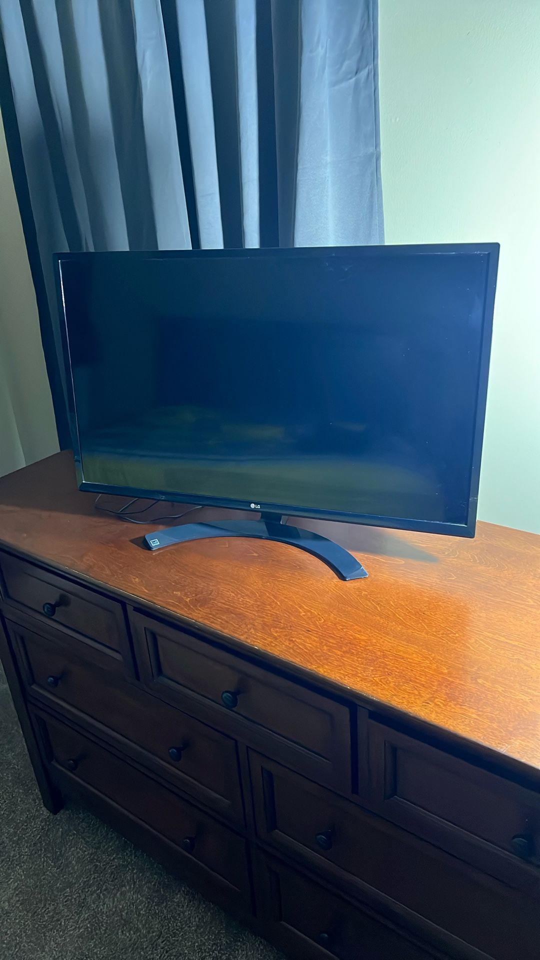 32 Inch LG Computer Monitor 