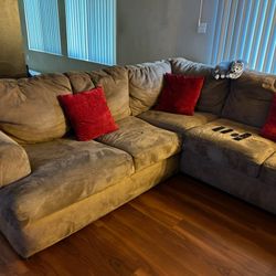 Sectional Couches 
