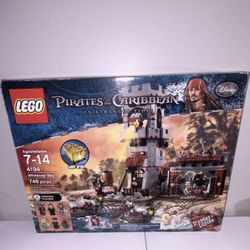 LEGO Pirates Caribbean Whitecap Bay 4194 Complete Set Box Minifigures 746 Pieces