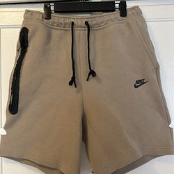 Nike Tech Fleece Shorts gym Streetwear Sz Medium 