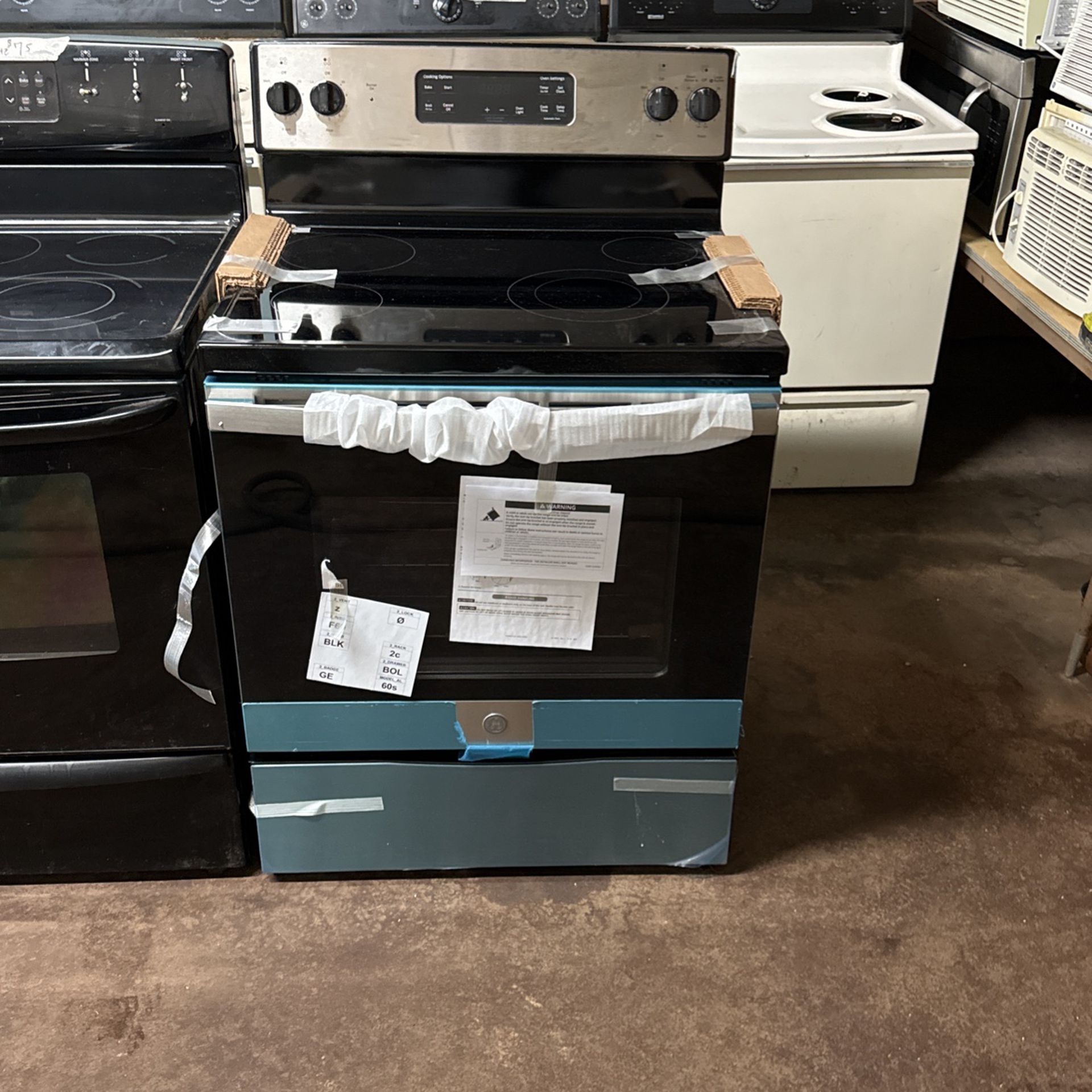 Brand New GE Electric Stove 