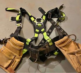 Safewaze Pro Safety Harness ā Large ā $200
