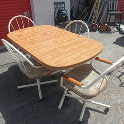 Family dining table for 4