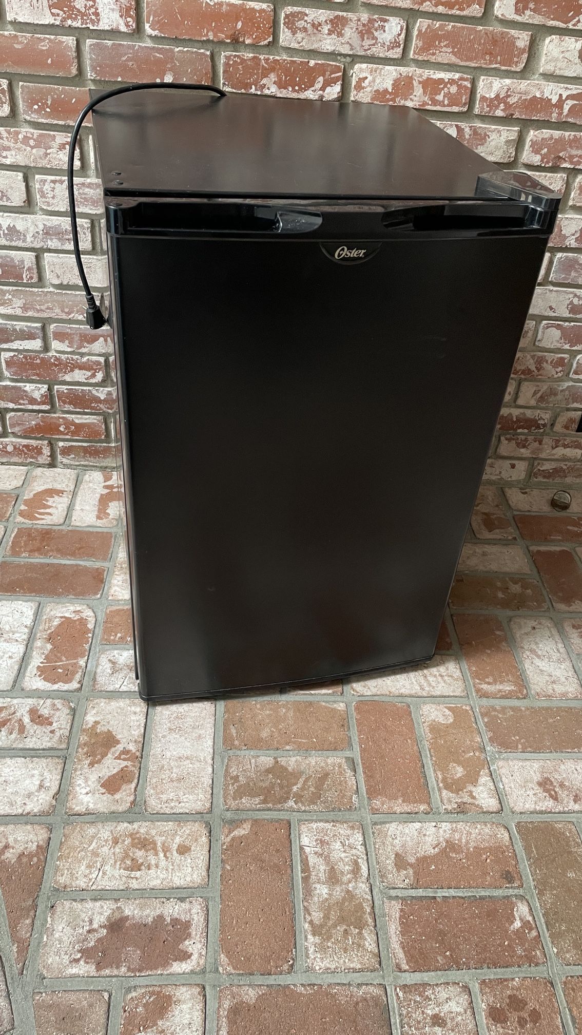 Small Refrigerator With Freezer Compartment