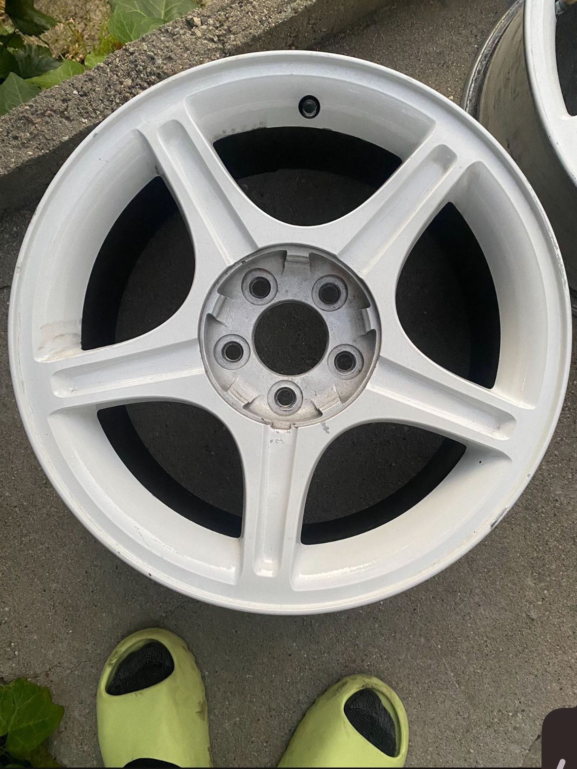 5x114.3 white rims 