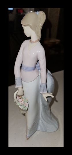 Lladro Figure
