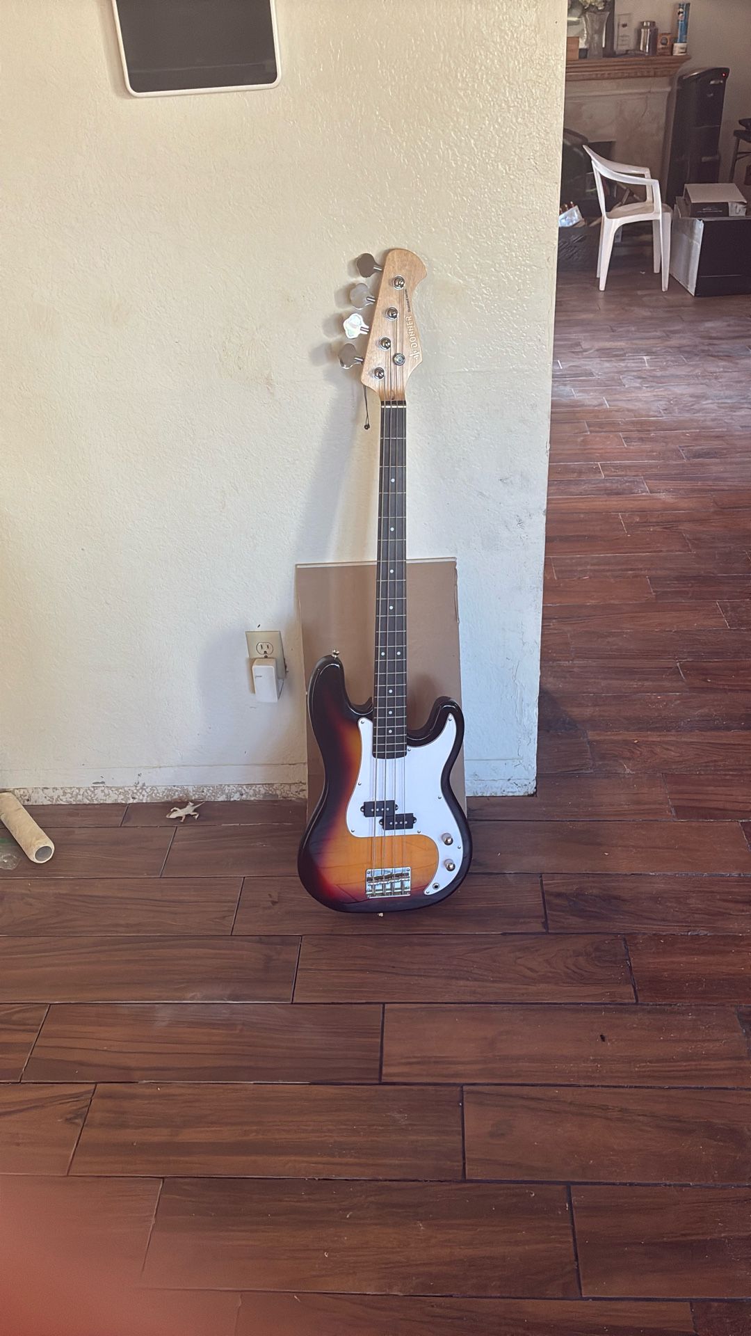 Donner Standard Series Bass Guitar