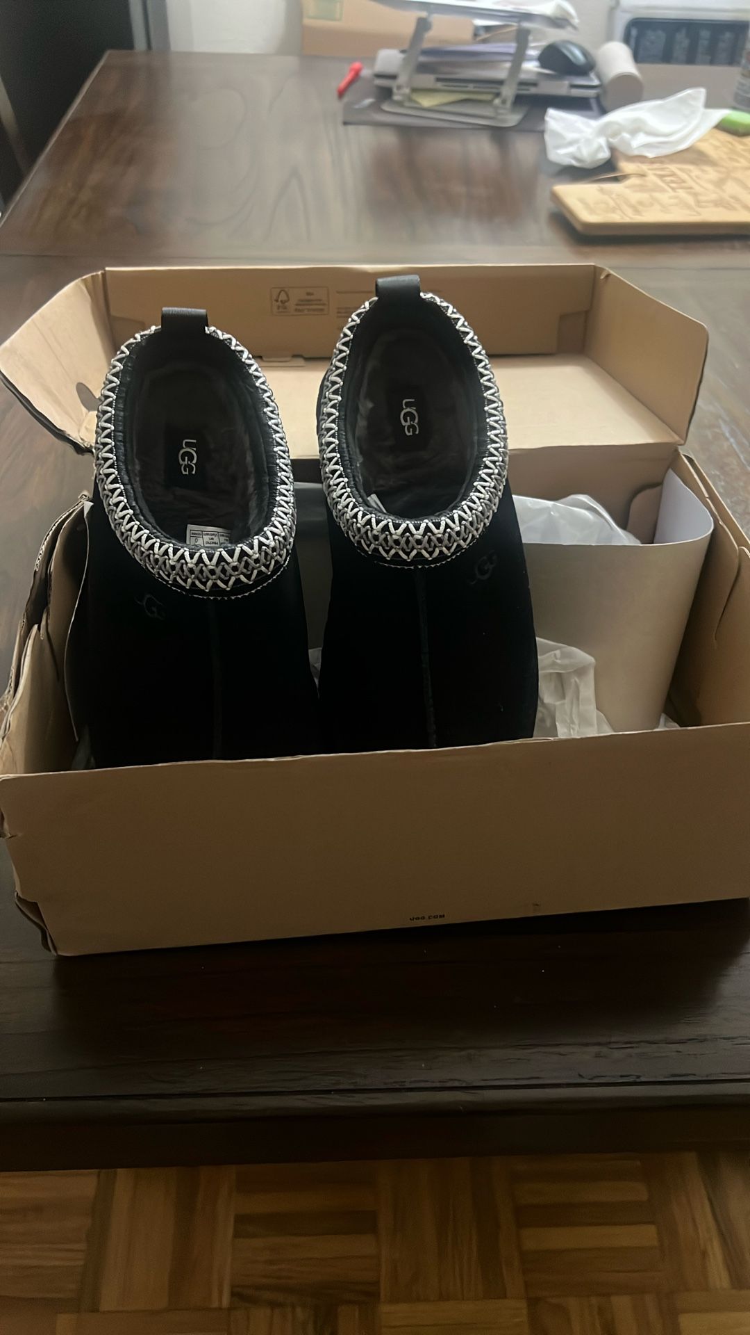UGG Black 6