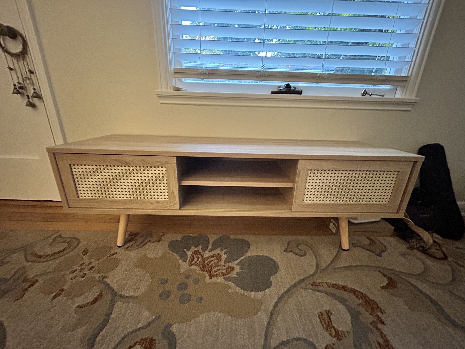 Natural 55.12 in. Rattan TV cabinet, double sliding doors for storage, adjustable shelf, solid wood legs