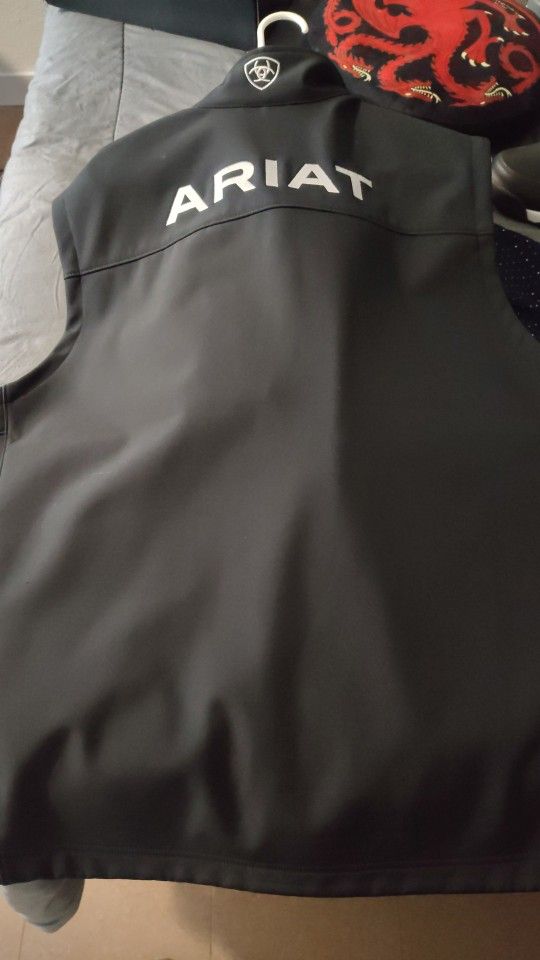 Ariat Black Vest XXL 