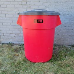 55GAL  ULINE CAN  WITH  LID 