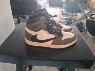 Men Jordan's size 8.5