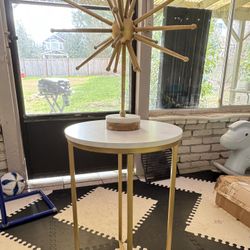 Beautiful faux marble & gold end table + Decorating piece 