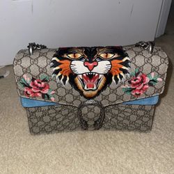 GUCCI GG Supreme Angry Cat Embroidered 