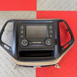 Jeep Cherokee Sport Factory Radio 