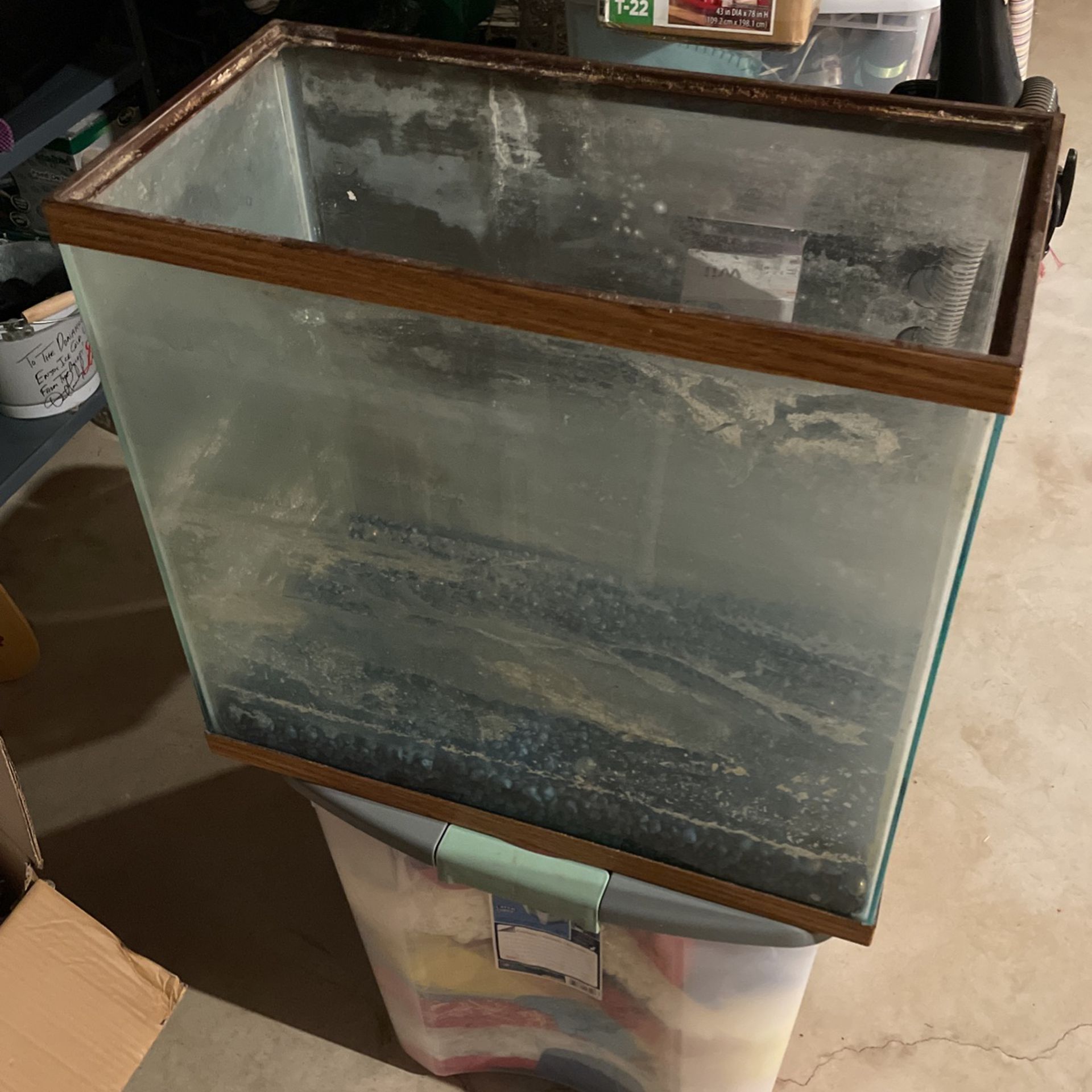 15 Gallon Fish Tank (FREE FOR PICK UP)