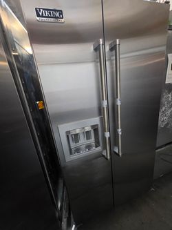 42" VIKING BUILT IN STAINLESS STEEL REFRIGERATOR