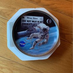 Bradford exchange Collective plate. The march towards destiny.