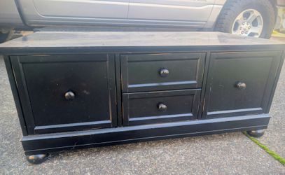FREE -- TV Stand / Coffee Table