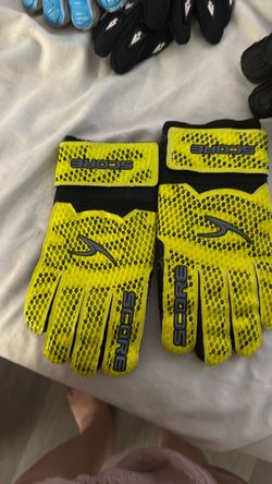Soccer cacher gloves