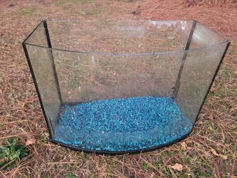 Fish Tank 44 Gallon Made of Thick Glass Has A Curved Front 