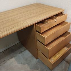 Modern  L - Shaped Corner Desk 